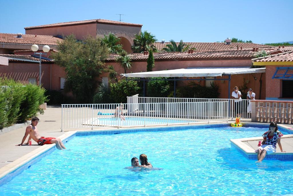 Lagrange Grand Bleu Vacances - Residence Les Jardins De Neptune Saint-Cyprien  Exterior photo